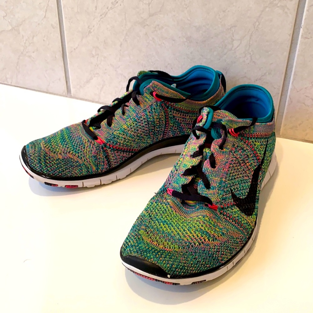 Women’s Nike Tennis Shoes